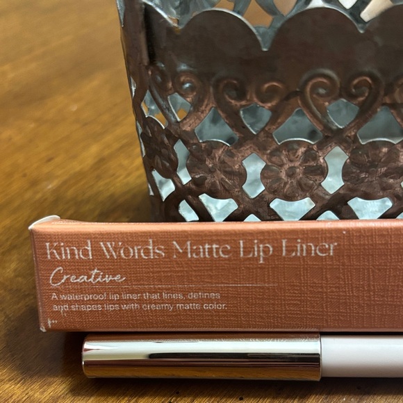 Rare Beauty Kind Words Matte Lip Liner in shade Creative - Picture 2 of 3